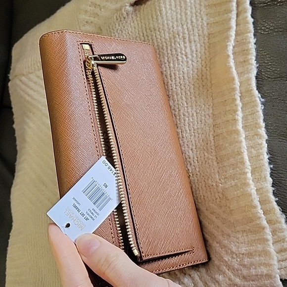 NWT Michael kors jet set travel trifold leather wallet. - Picture 3 of 4